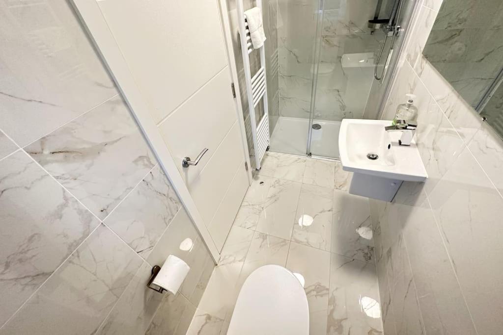 Paradigm House, Delightful 2-Bedroom Flat 4, オックスフォード エクステリア 写真