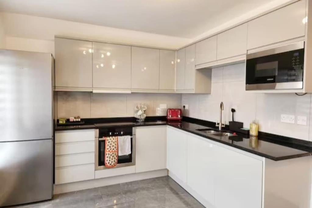Paradigm House, Delightful 2-Bedroom Flat 4, オックスフォード エクステリア 写真